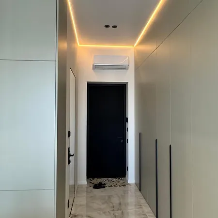 Luxe Апартаменти *